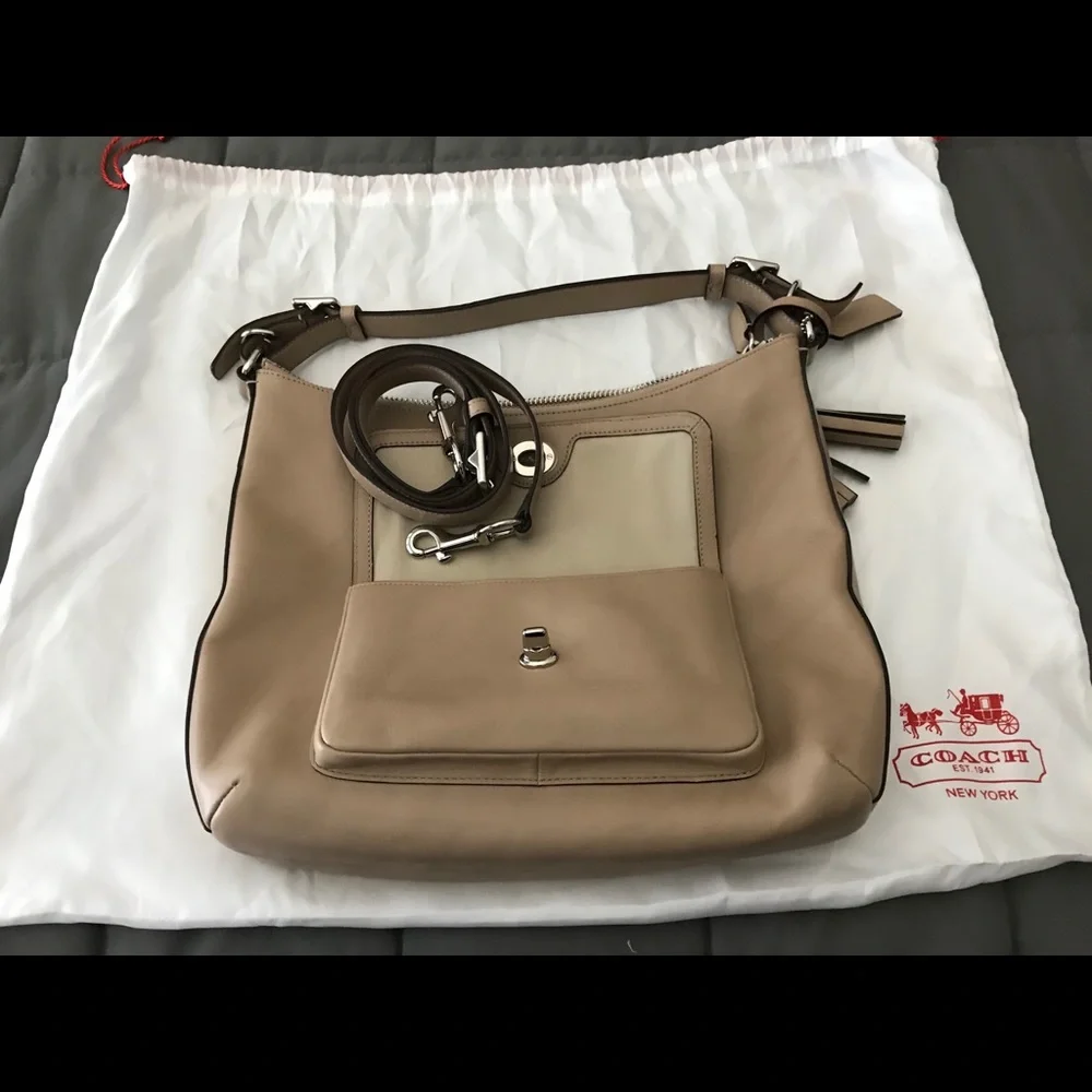 Coach Courtenay Leather Hobo – EUC - Picture 3 of 8